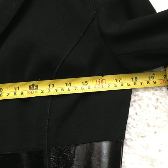 90s Vintage Virgin Wool + Patent Leather Cropped Black Blazer Jacket - Picture 11 of 15